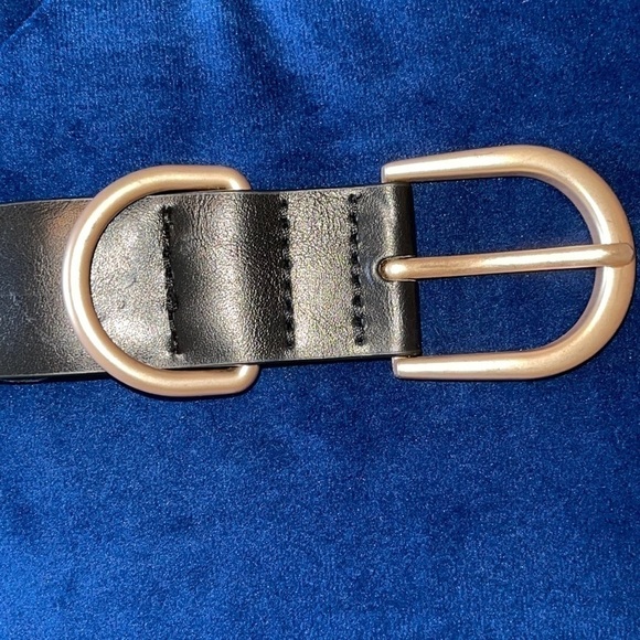Kohl’s Black Vegan Soft Leather Gold Buckle Adjustable to your waist Belt 49”XL - Picture 5 of 11